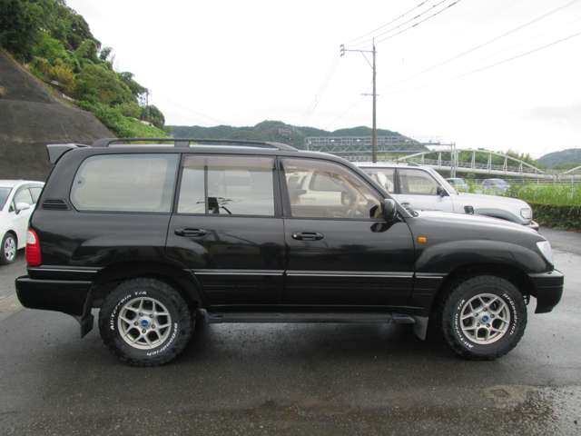 Toyota Land Cruiser Cygnus 8
