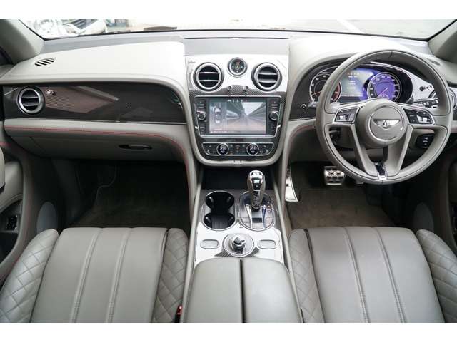 Bentley Bentayga 3
