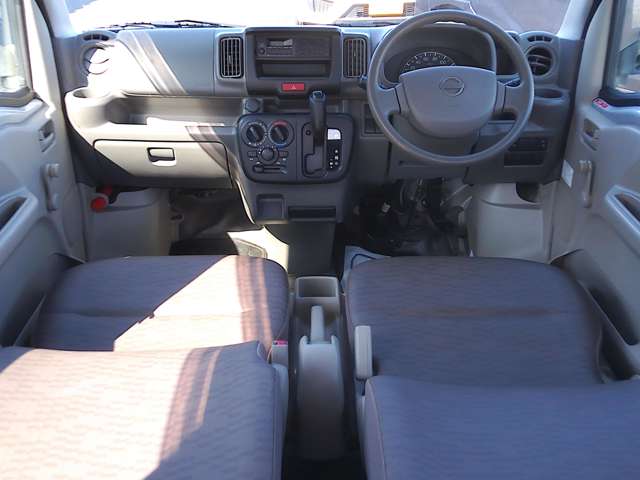 Nissan NV100 Clipper 2