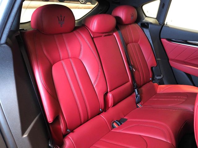 Maserati Levante 10