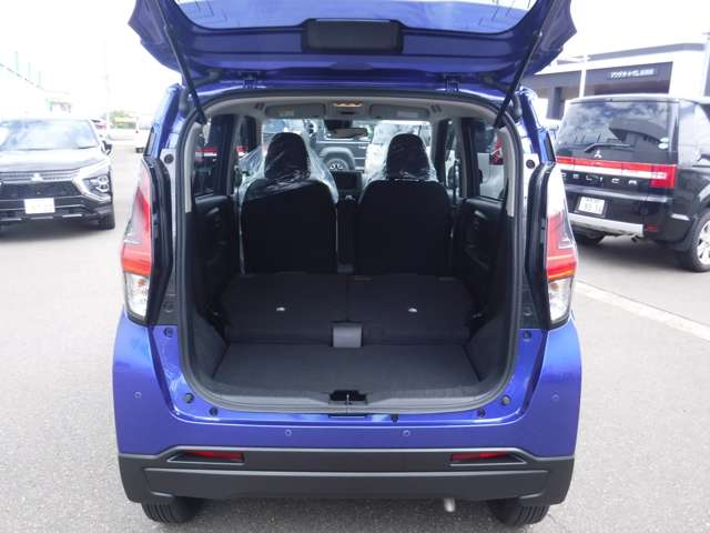 Mitsubishi eK X 12