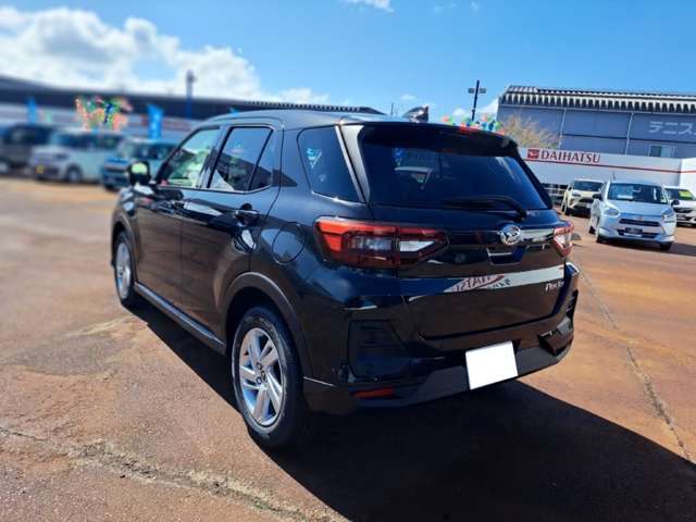 Daihatsu Rocky 5