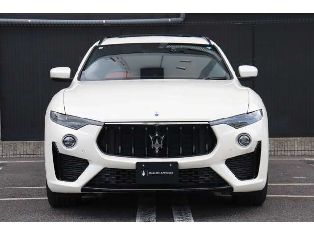 Maserati Levante 8