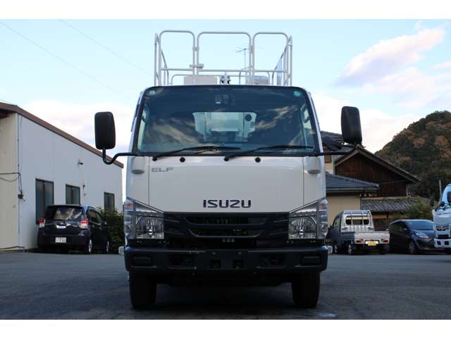 Isuzu Elf 2
