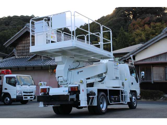 Isuzu Elf 9