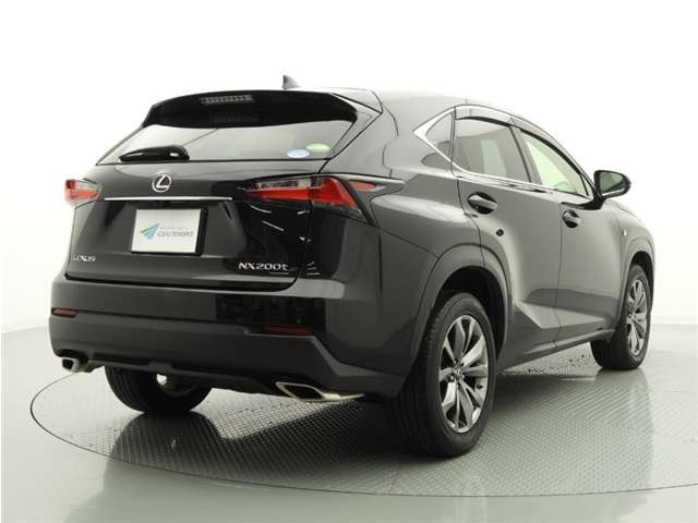 Lexus NX 9