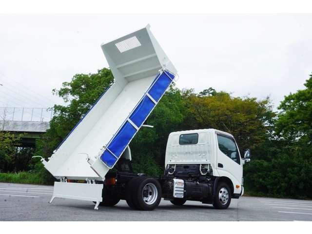 Hino Dutro 2