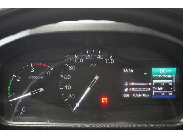 Hino Dutro 4