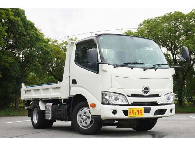 Hino Dutro 8
