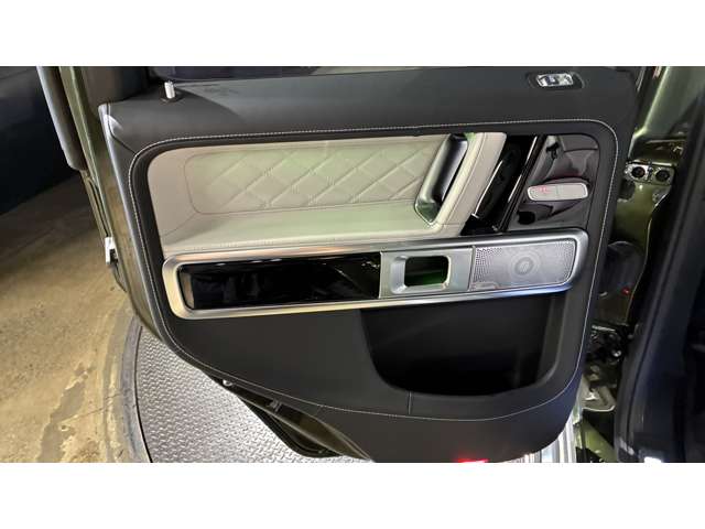 Mercedes-Benz G-Class 12