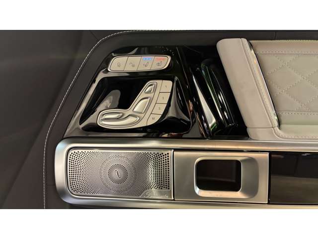 Mercedes-Benz G-Class 10