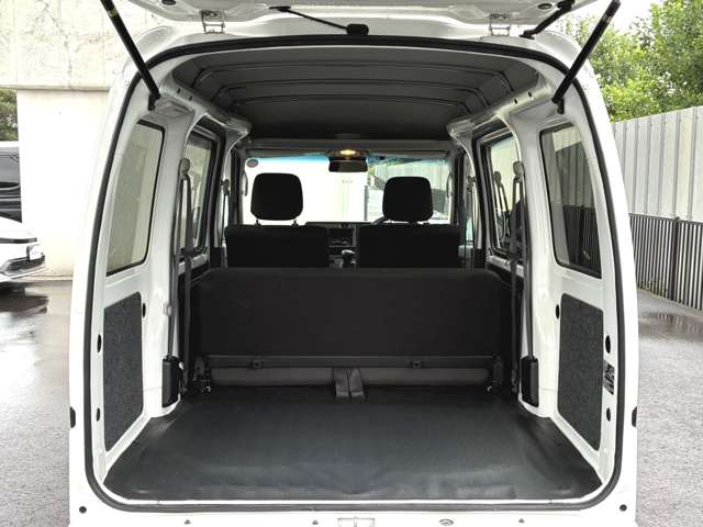 Daihatsu Hijet Cargo 3
