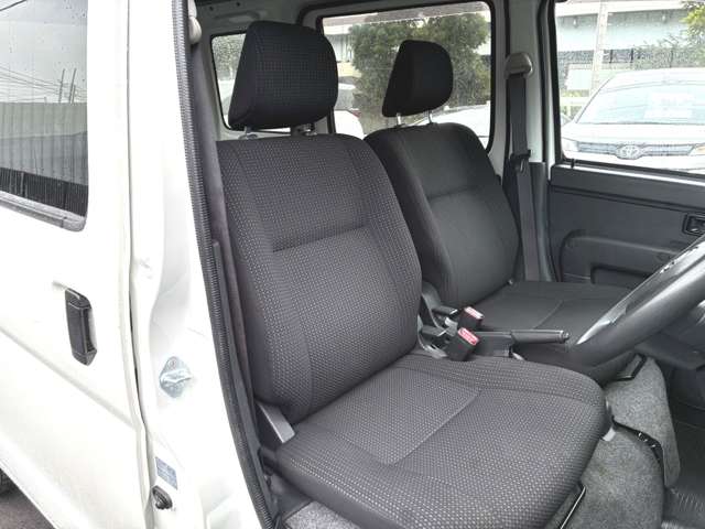 Daihatsu Hijet Cargo 8