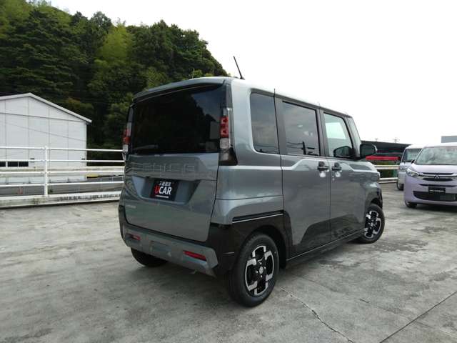 Mitsubishi Delica Mini 2