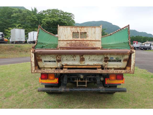 Isuzu Forward 3
