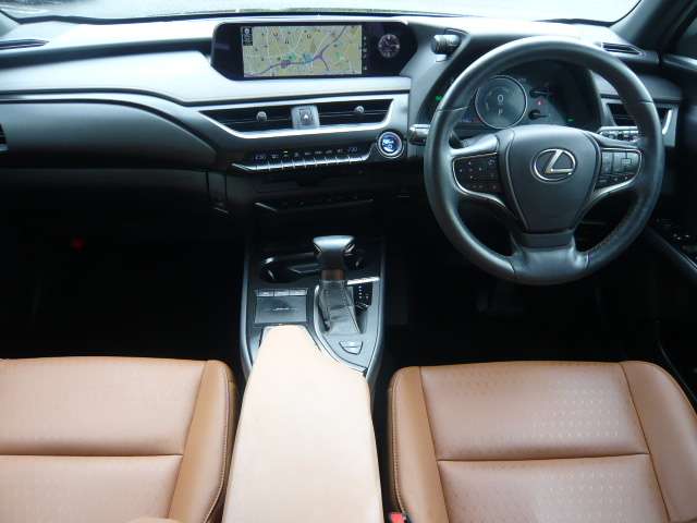 Lexus UX 5