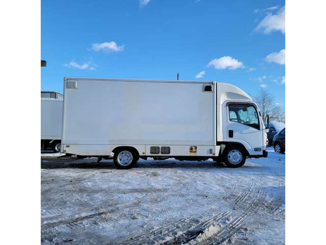 Isuzu Elf 12