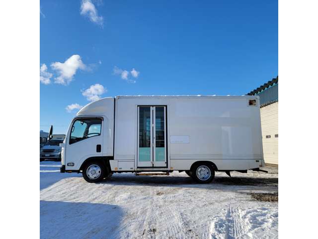 Isuzu Elf 8