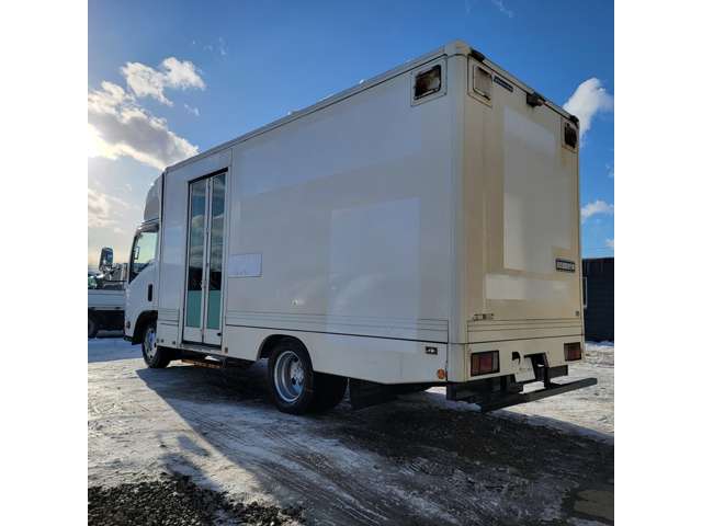 Isuzu Elf 9