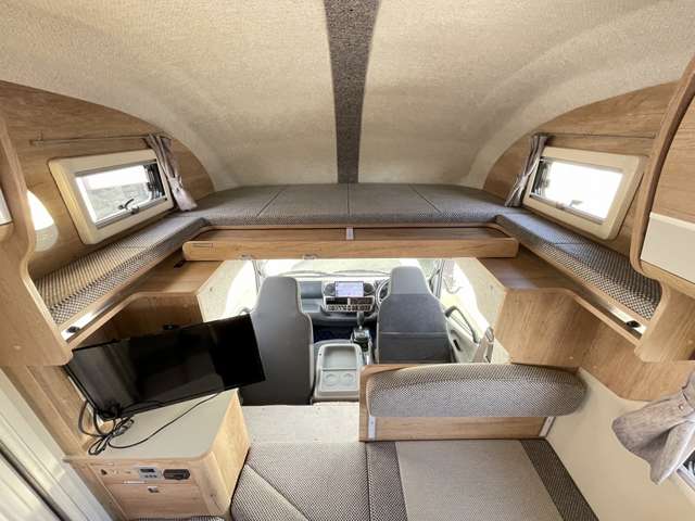 Toyota Camroad 12