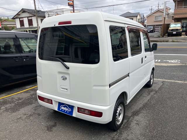 Daihatsu Hijet Cargo 2