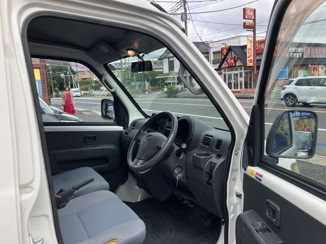 Daihatsu Hijet Cargo 6