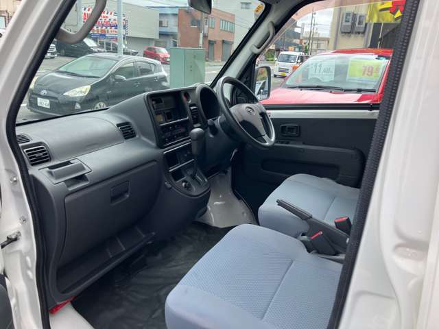 Daihatsu Hijet Cargo 9