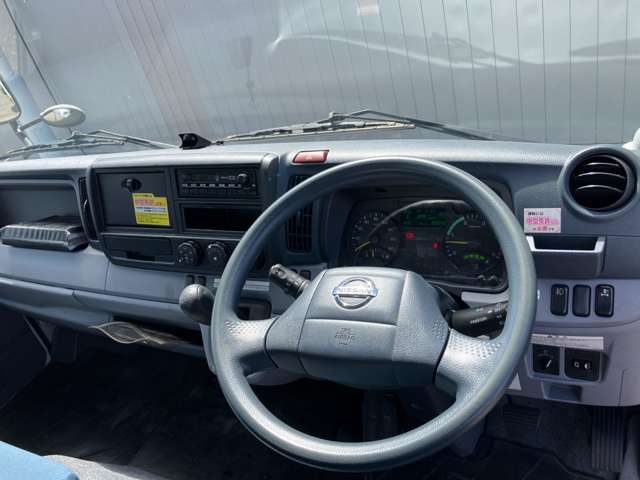 Nissan NT450Atlas 3