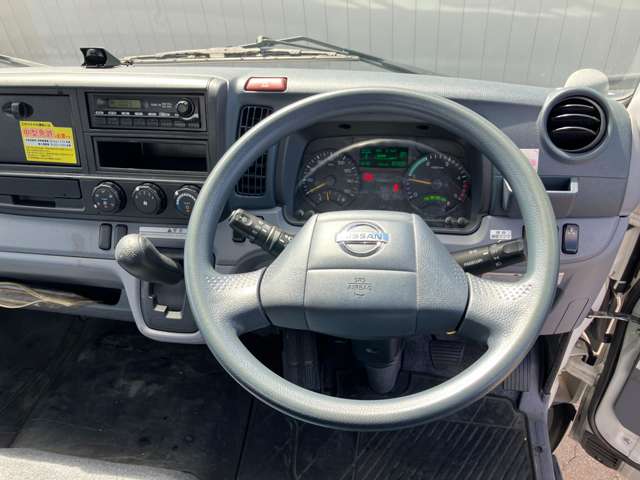 Nissan NT450Atlas 8