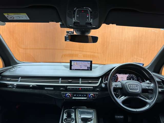 Audi Q7 4