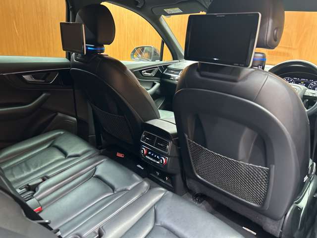 Audi Q7 7