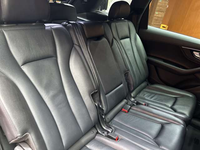 Audi Q7 8