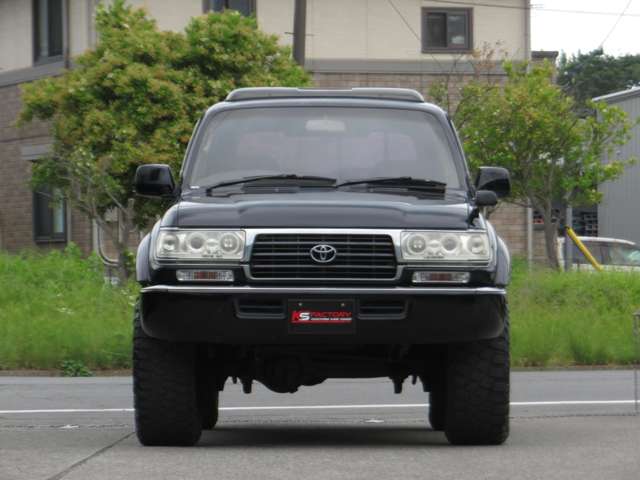 Toyota Land Cruiser 80 11