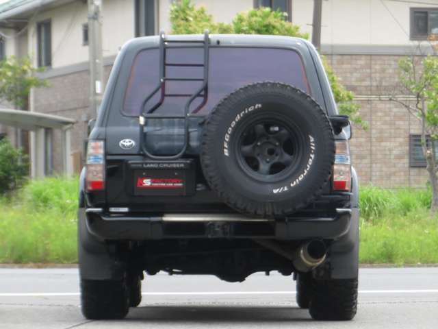 Toyota Land Cruiser 80 12