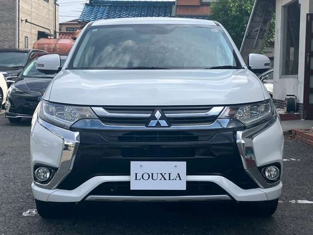 Mitsubishi Outlander PHEV 11