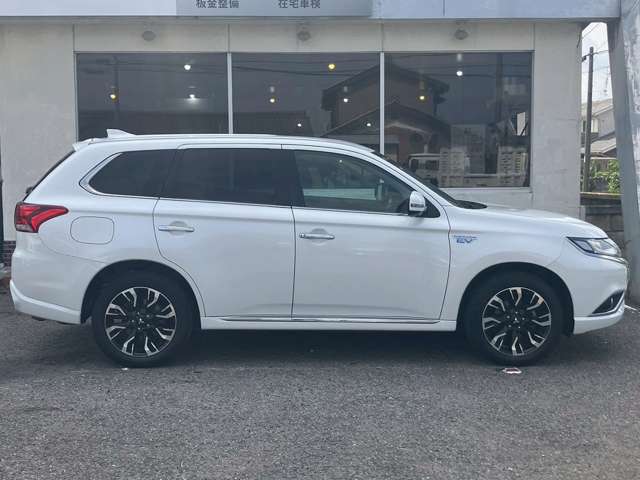 Mitsubishi Outlander PHEV 12
