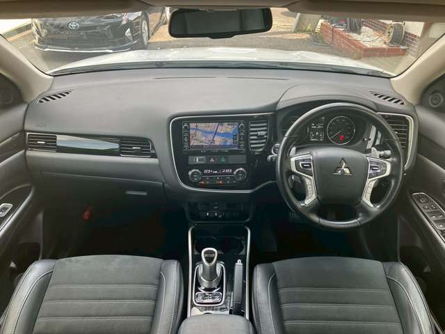 Mitsubishi Outlander PHEV 2