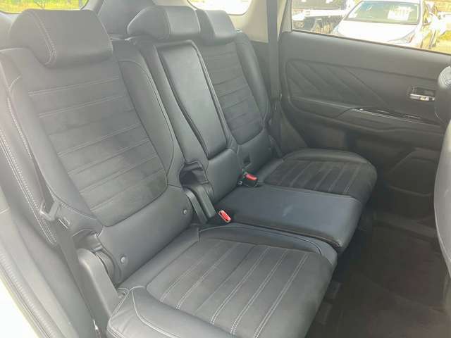 Mitsubishi Outlander PHEV 10