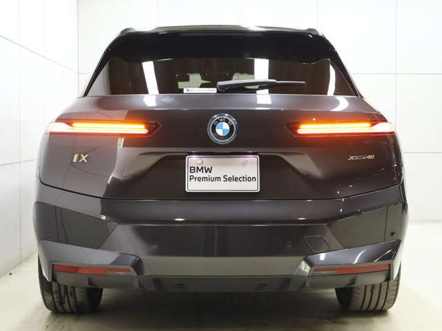 BMW iX 10