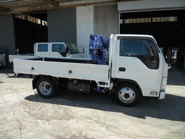 Isuzu Elf 8
