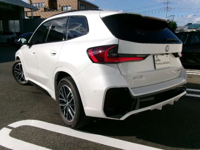 BMW iX1 8
