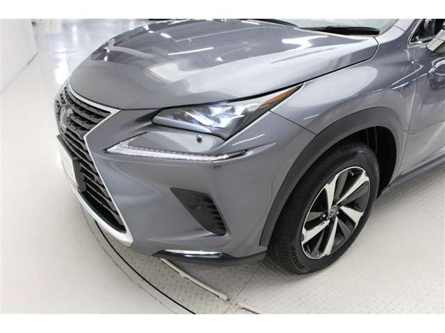 Lexus NX 8
