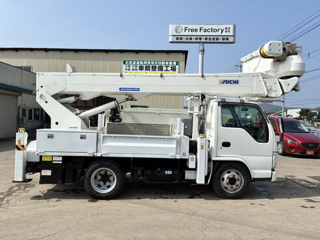 Isuzu Elf 7