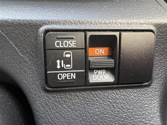 Toyota Sienta 11