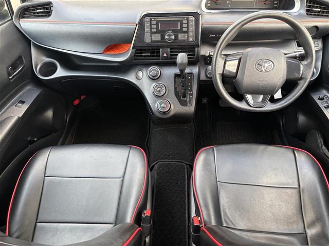 Toyota Sienta 5