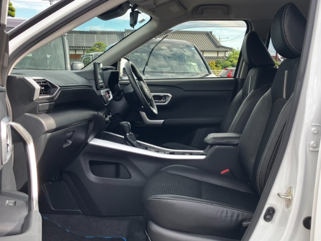 Daihatsu Rocky 9