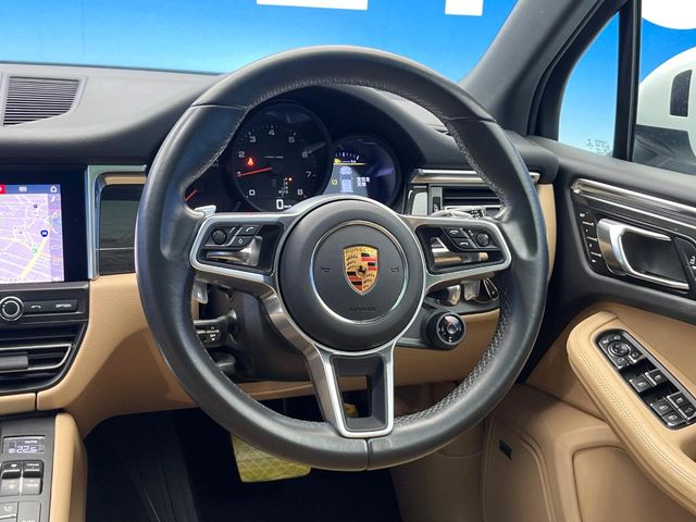 Porsche Macan 11