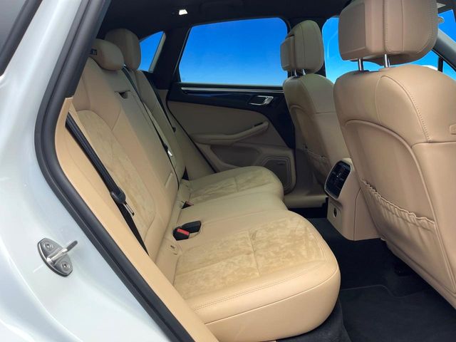 Porsche Macan 10