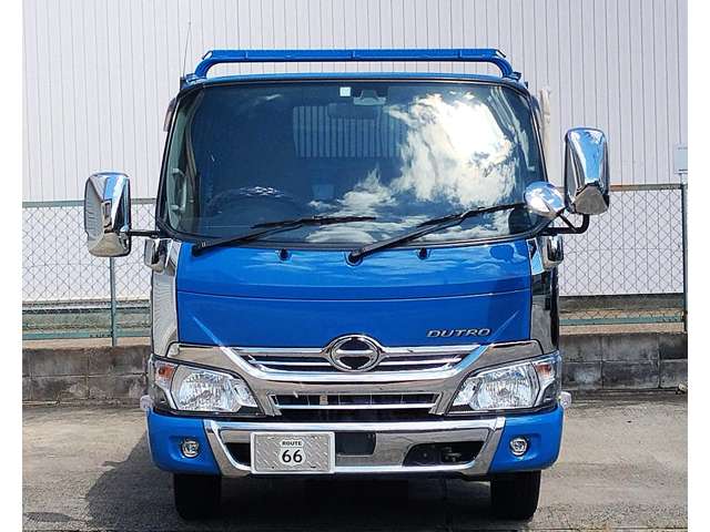 Hino Dutro 12