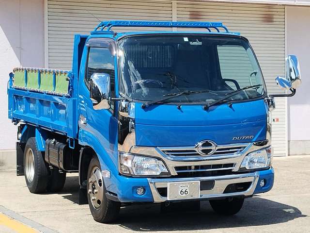 Hino Dutro 3